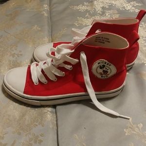 🔴 Bogo sale Forever 21 Mickey Mouse Chuck's